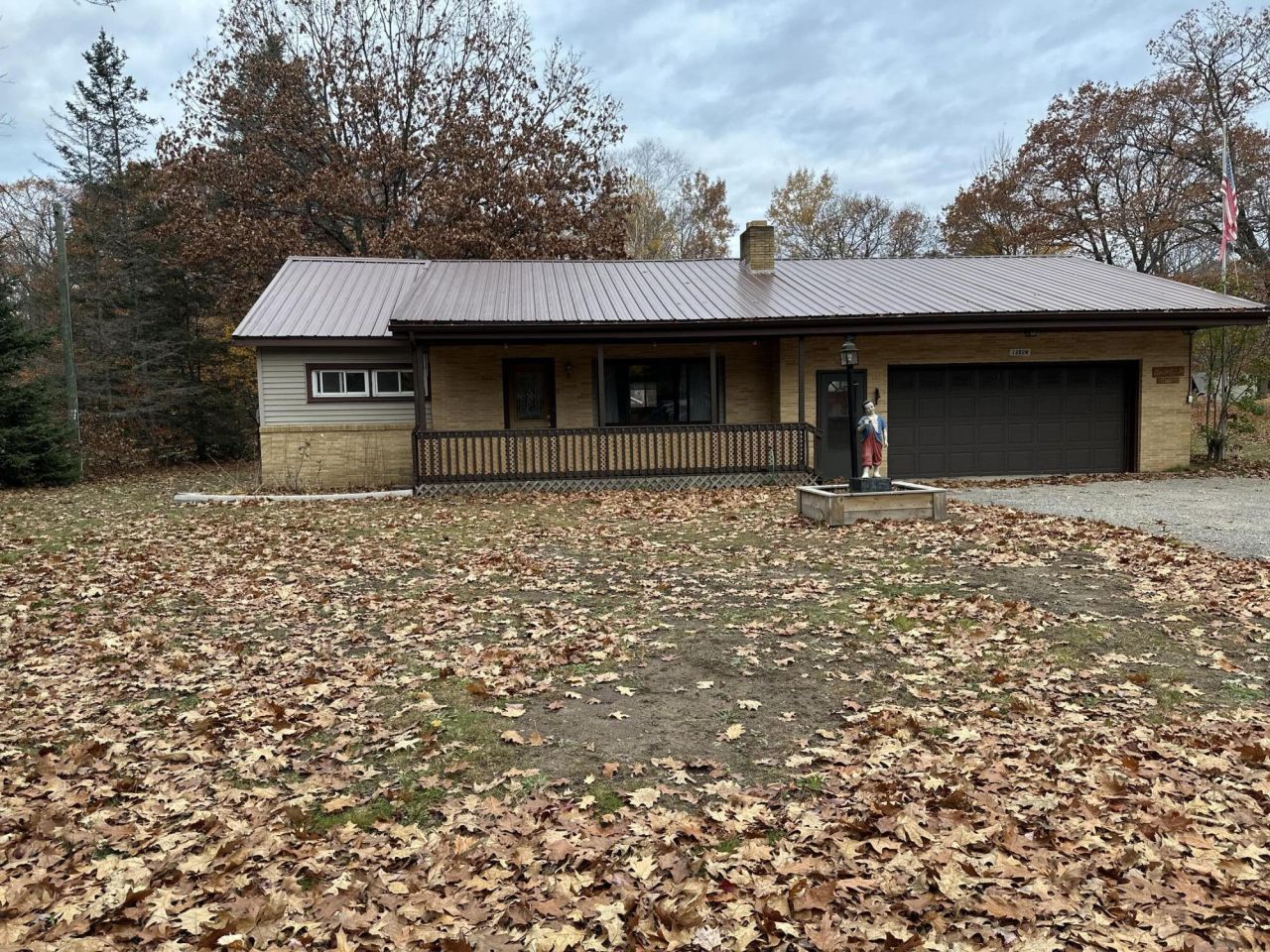 1282 W Harwood Rd Rd, Sault Sainte Marie, MI 49783 Main Photo