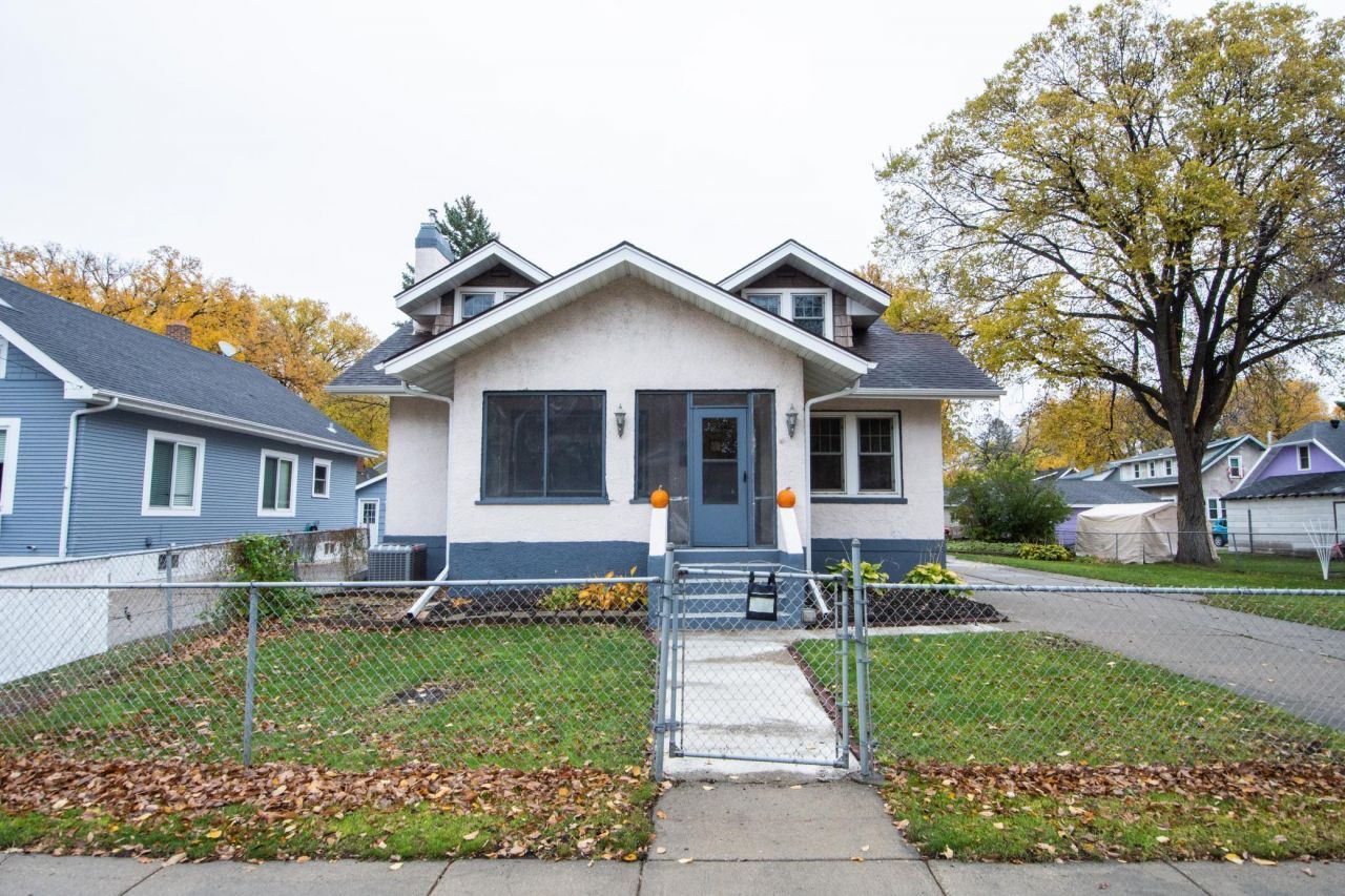 1112 University Drive S, Fargo, ND 58103 Main Photo