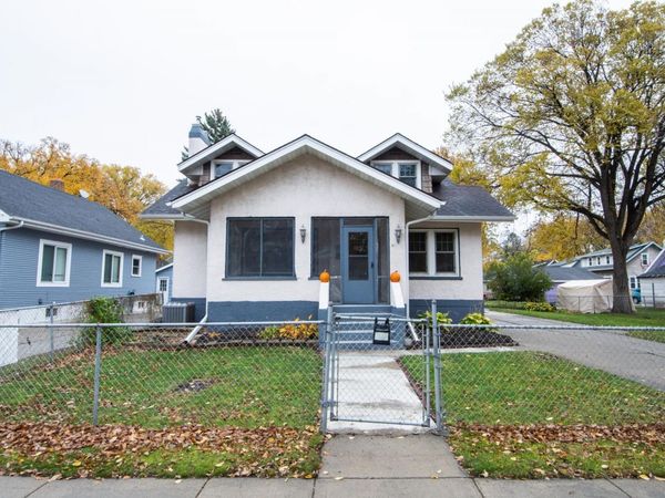 1112 University Drive S, Fargo, ND 58103