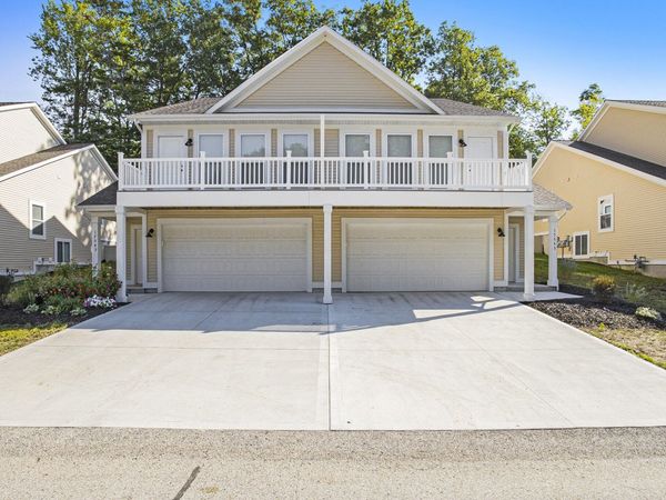 17543 Beechwood Lane, Spring Lake, MI 49456