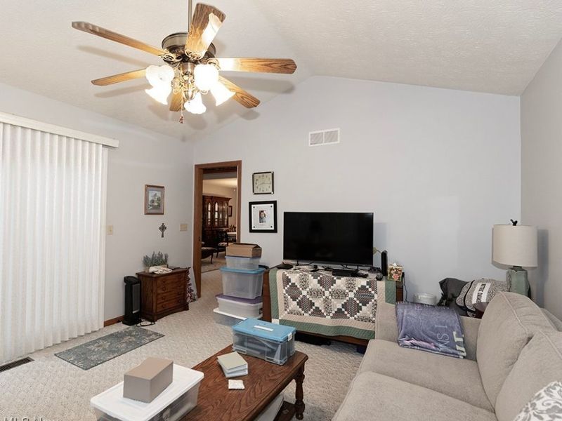 124 Oakley Green Drive, Elyria, OH 44035 Photo 23