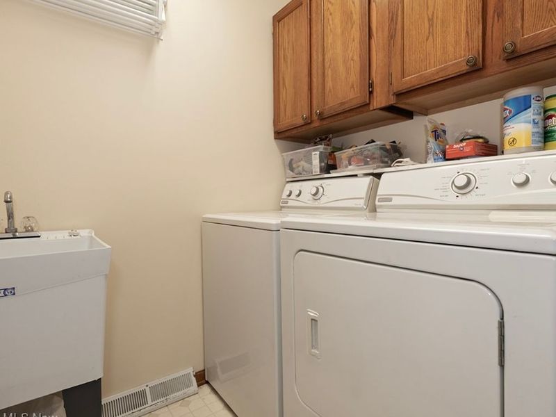 124 Oakley Green Drive, Elyria, OH 44035 Photo 26