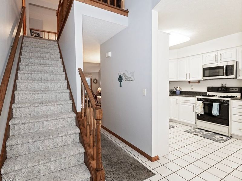 124 Oakley Green Drive, Elyria, OH 44035 Photo 5