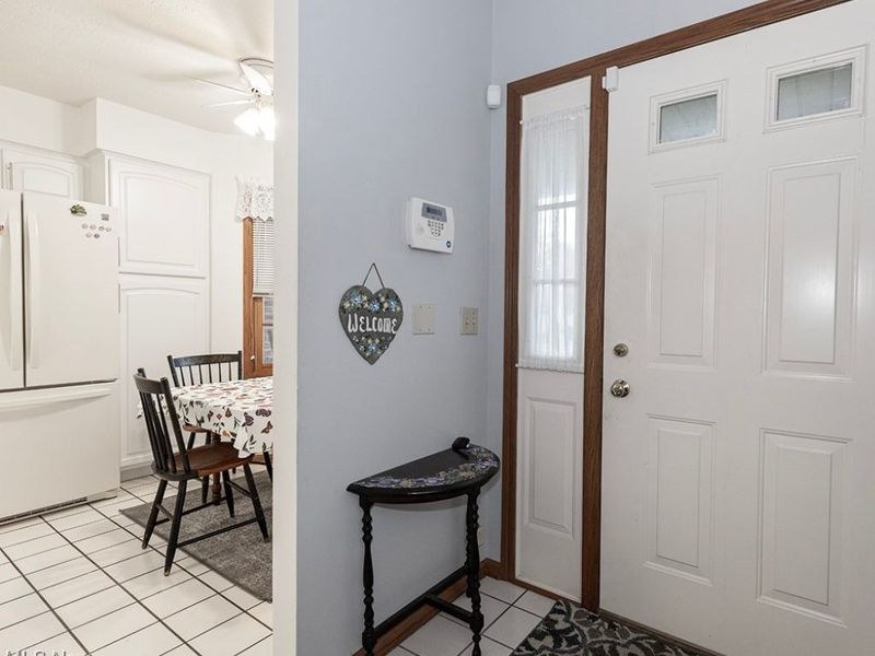 124 Oakley Green Drive, Elyria, OH 44035 Photo 6