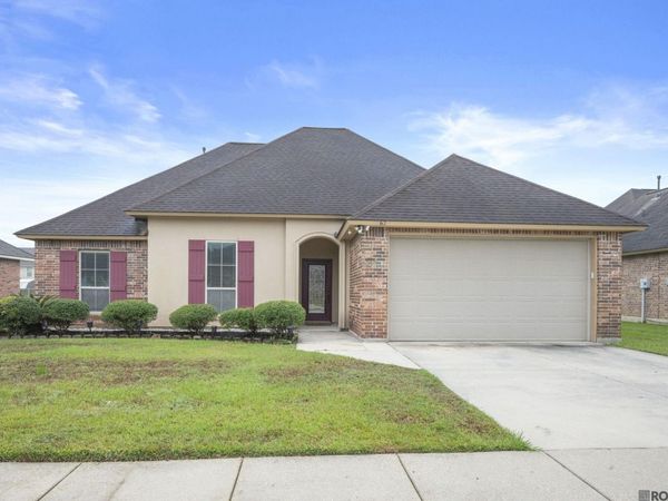 8862 Reserve Oak Ave, Zachary, LA 70791
