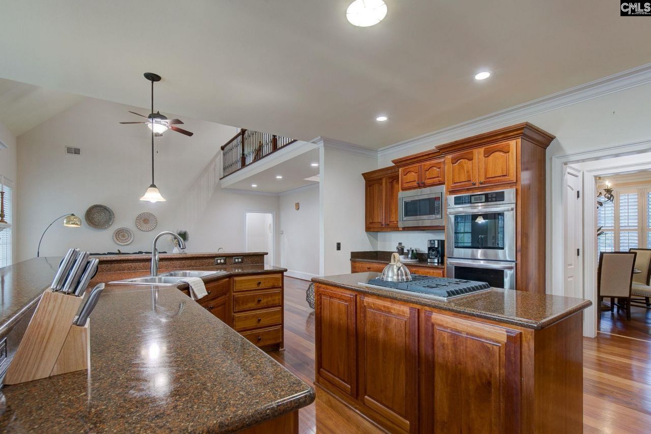 111 Crestwater Drive Photo 12