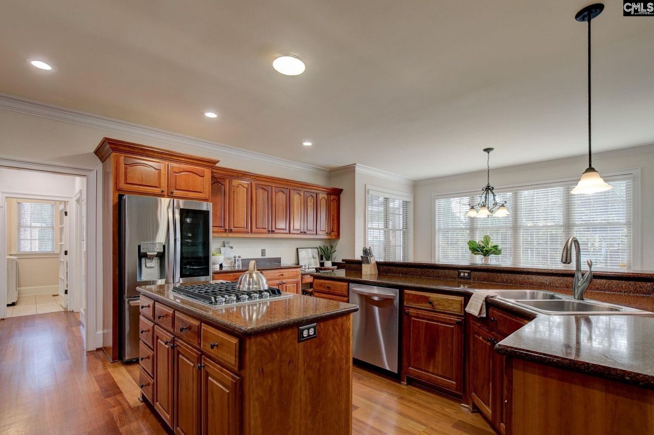 111 Crestwater Drive Photo 13