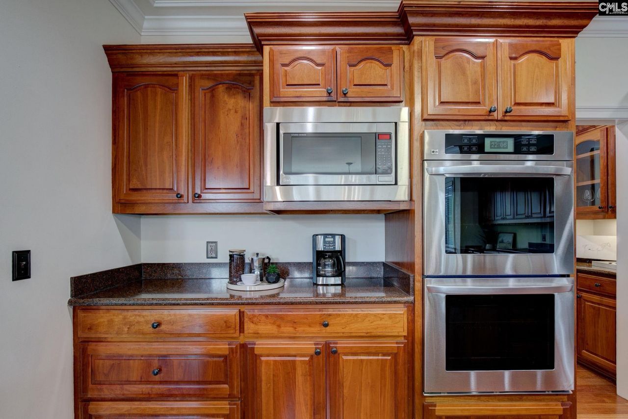 111 Crestwater Drive Photo 14