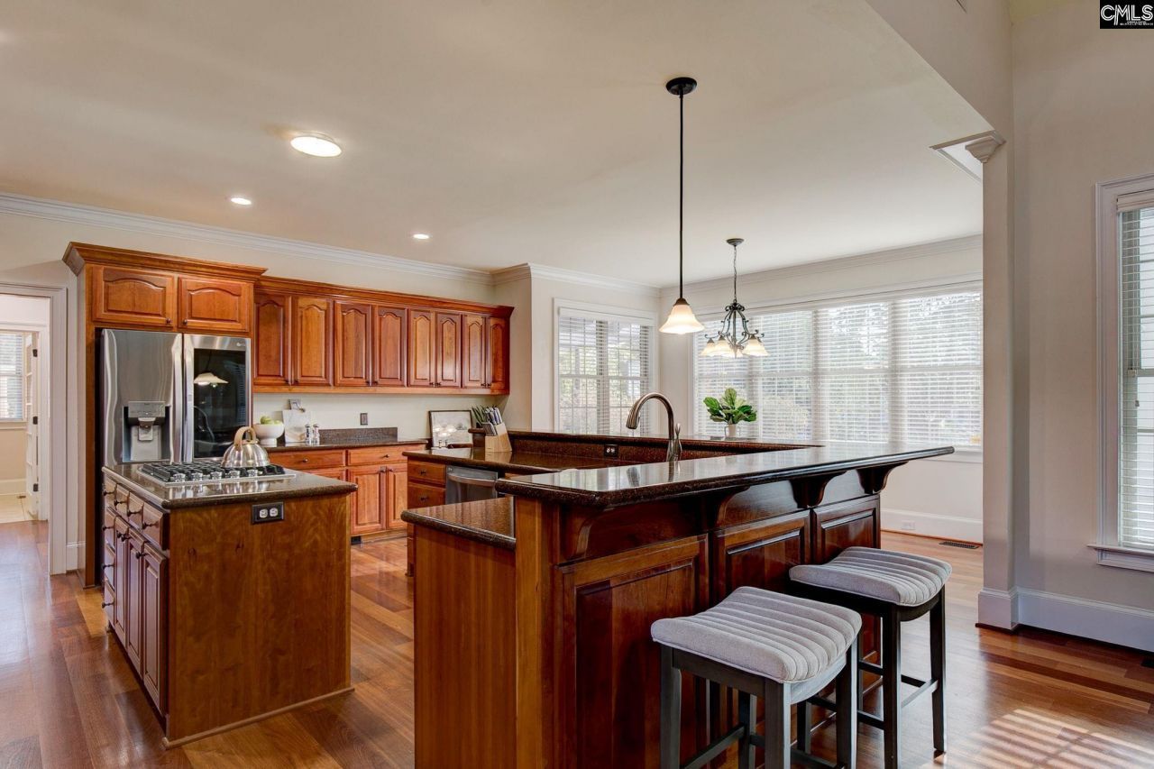 111 Crestwater Drive Photo 15