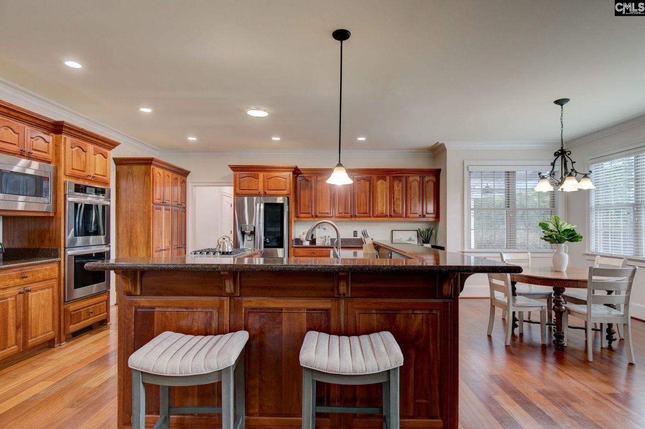 111 Crestwater Drive Photo 16