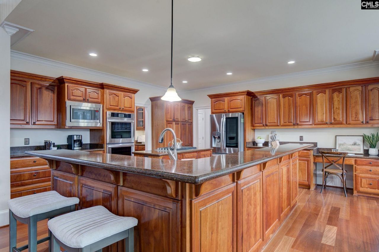 111 Crestwater Drive Photo 17