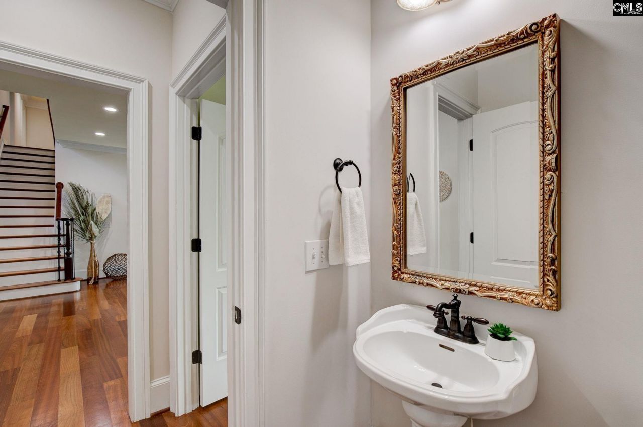 111 Crestwater Drive Photo 29