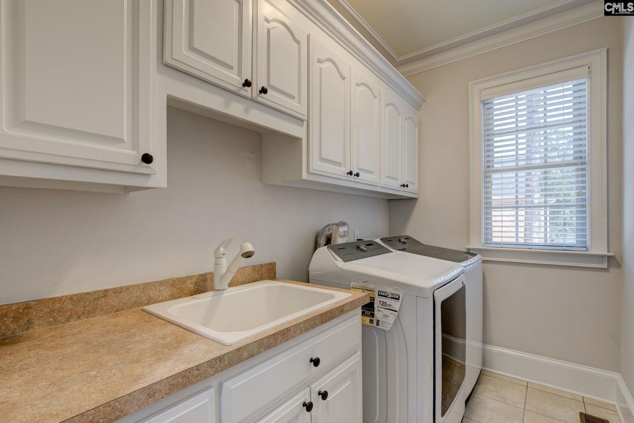 111 Crestwater Drive Photo 41