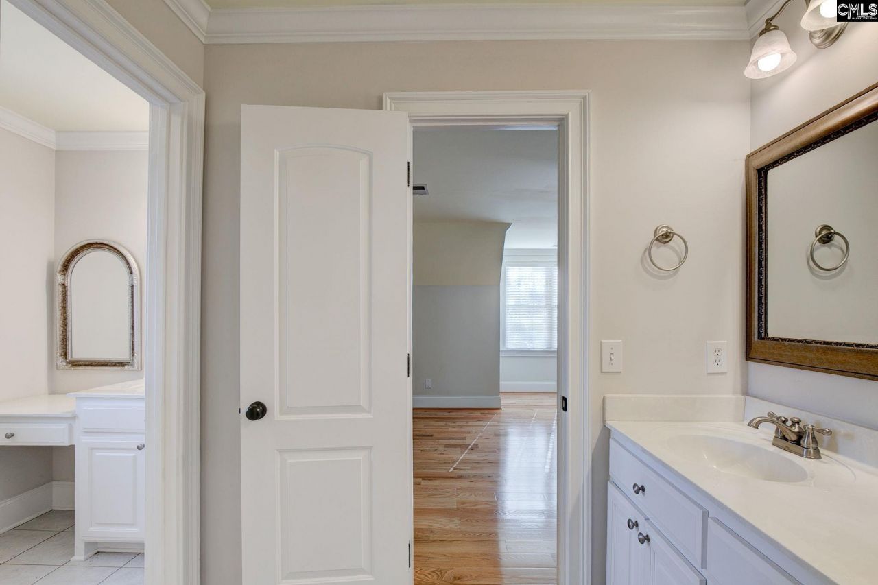 111 Crestwater Drive Photo 49