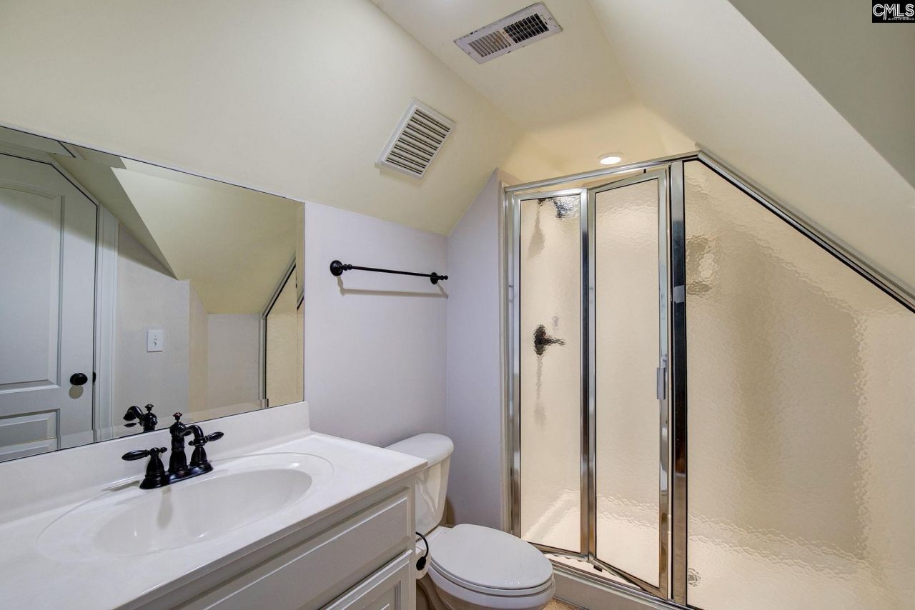 111 Crestwater Drive Photo 61