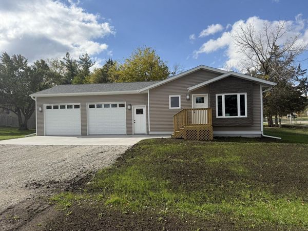 103 North Street, Urbana, IA 52345