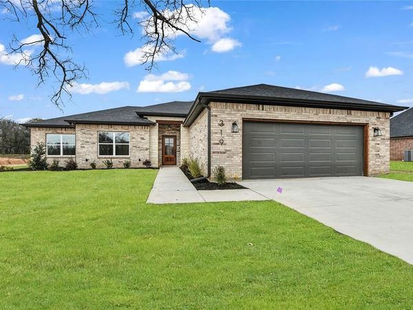 319 Rita Ridge Court, Millsap, TX 76066