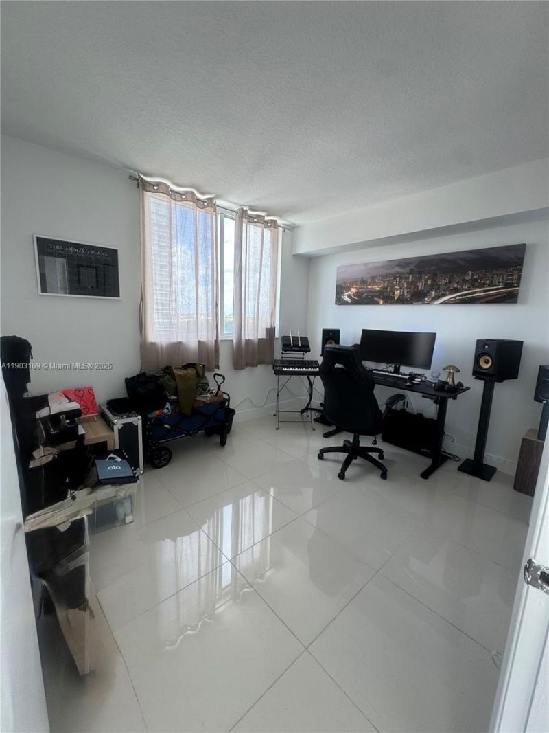 1871 NW S River Dr, Unit 903, Miami, FL 33125 Photo