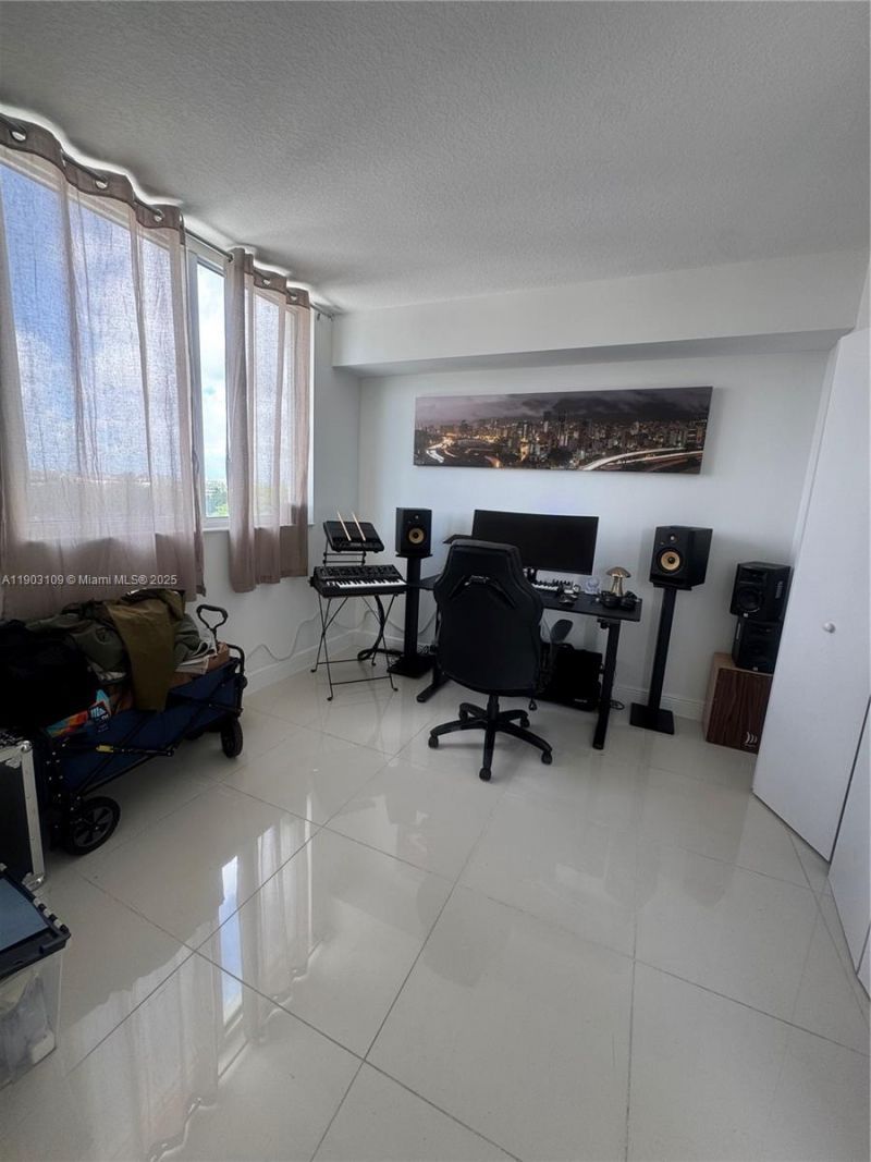 1871 NW S River Dr, Unit 903, Miami, FL 33125 Photo