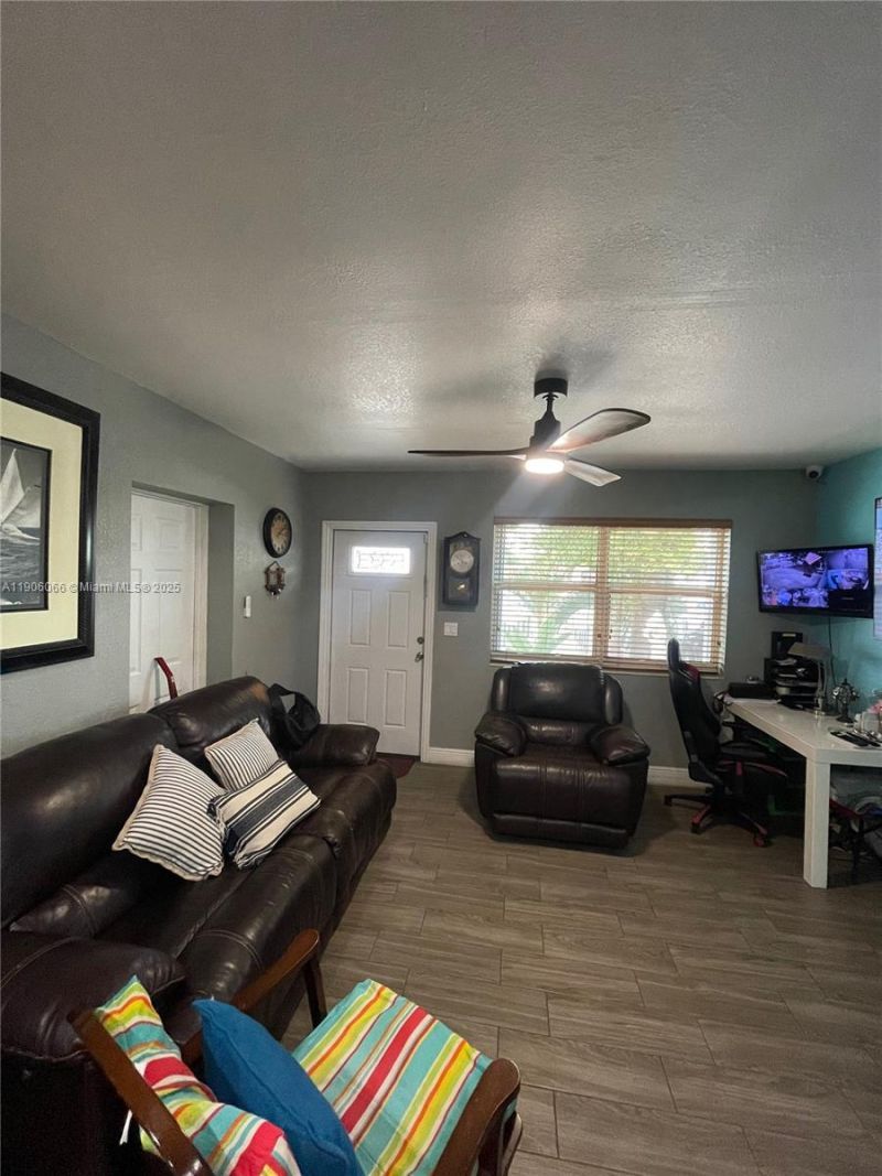 2144 NW 85th St, Miami, FL 33147 Photo