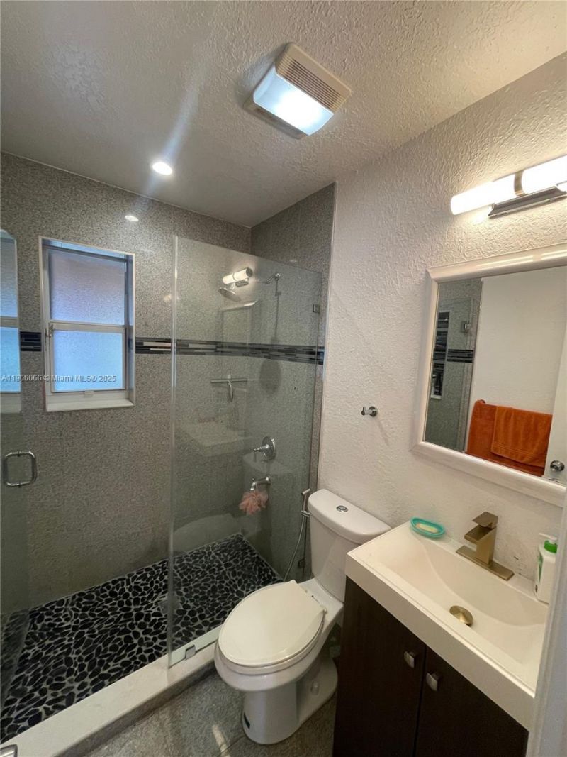 2144 NW 85th St, Miami, FL 33147 Photo