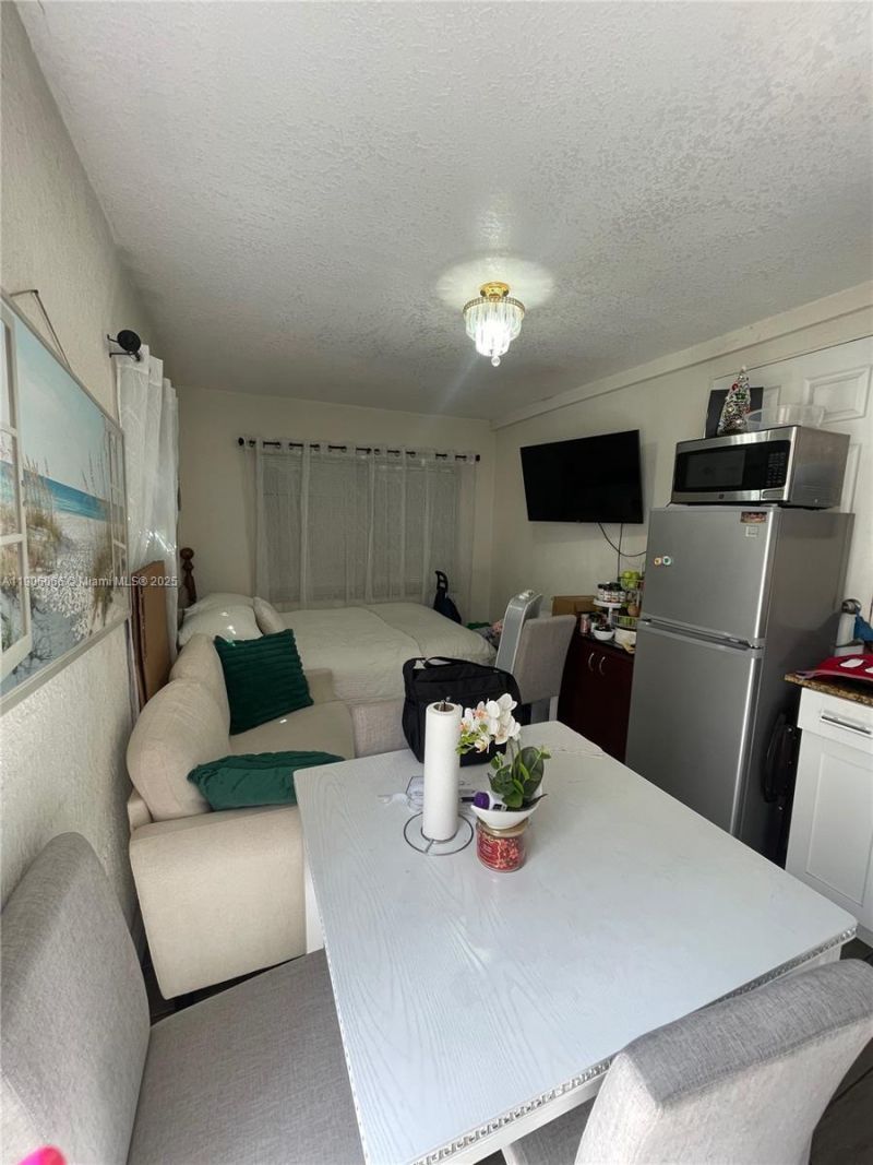 2144 NW 85th St, Miami, FL 33147 Photo