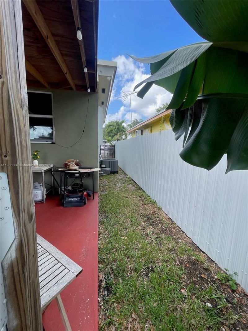 2144 NW 85th St, Miami, FL 33147 Photo