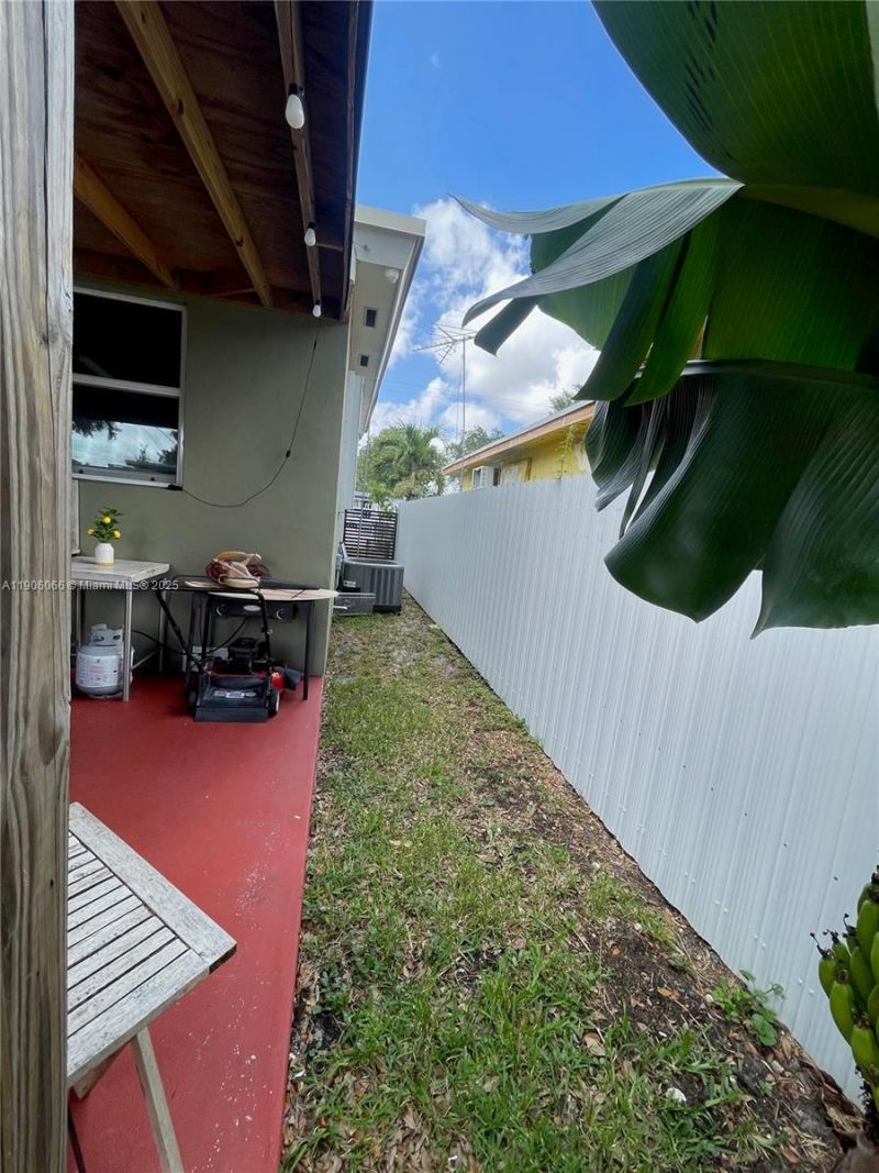 2144 NW 85th St, Miami, FL 33147 Photo