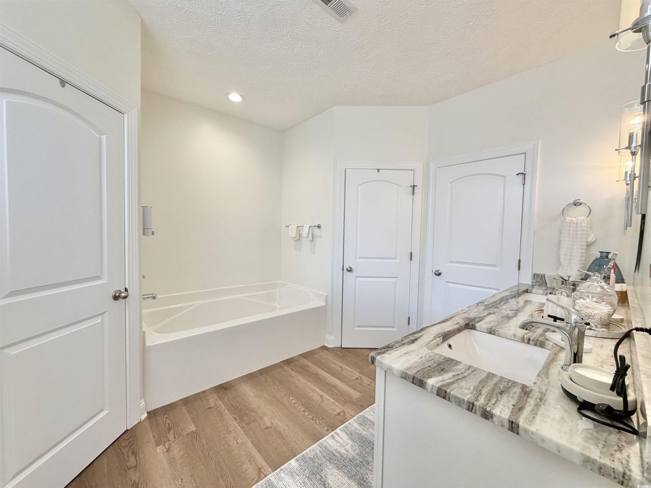 336 Vintage Circle Photo 16