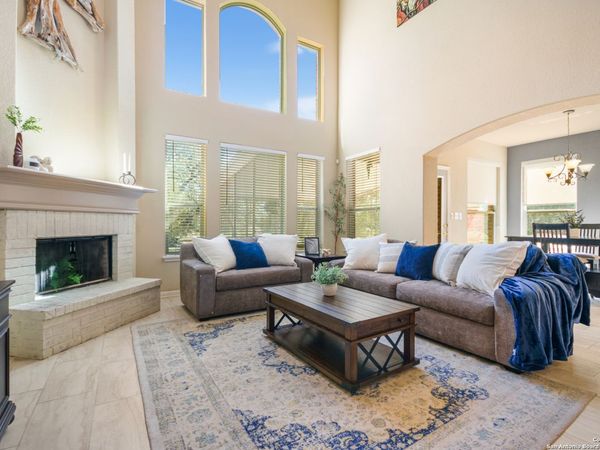 577 River Chase, New Braunfels, TX 78132