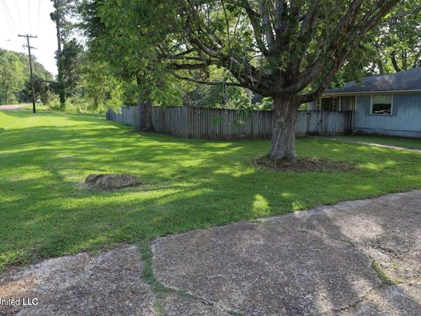 2330 Raymond Road, Jackson, MS 39213