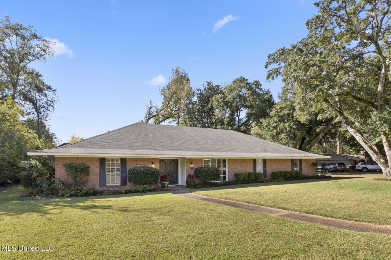 445 Armour Drive, Jackson, MS 39211 Main Photo