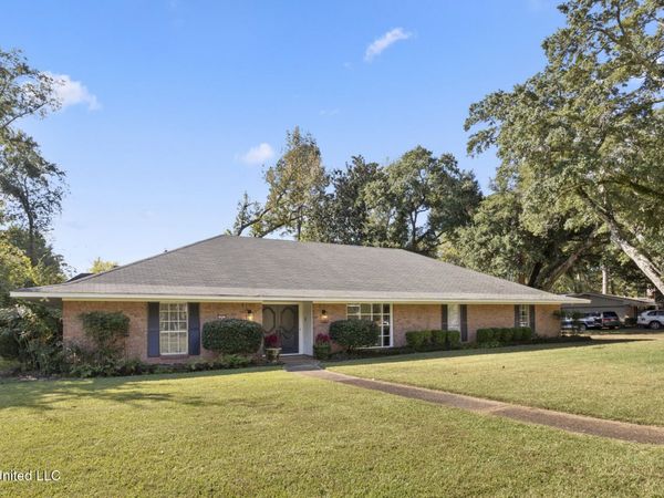 445 Armour Drive, Jackson, MS 39211
