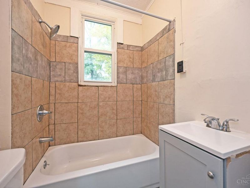 3318 Fairfield Avenue, Cincinnati, OH 45207 Photo 9