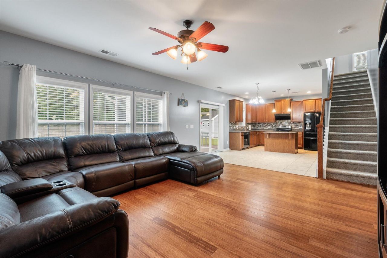 3005 Banbury Cross Ct Court Photo 8