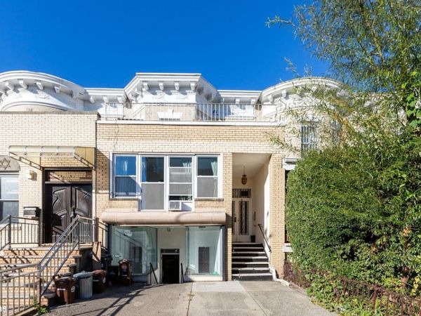 96 W END Avenue , Brooklyn, NY 11235