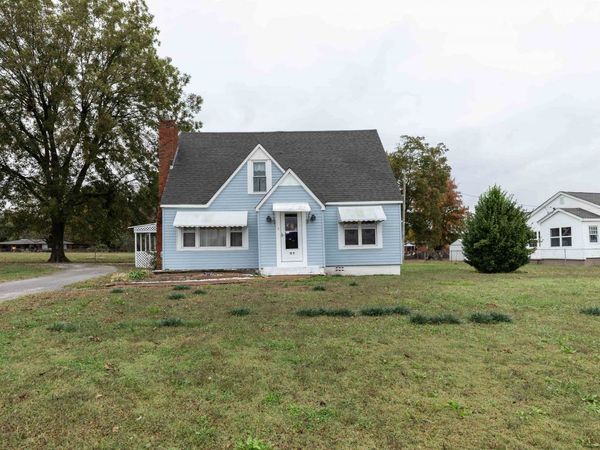 1511 Joe Wheeler Dr, Tuscumbia, AL 35674