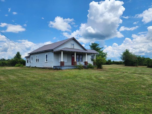 581 Tabor Loop Rd, Crossville, TN 38571