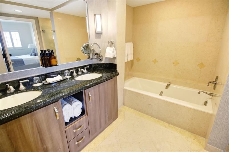 601 N Ft Lauderdale Bch Boulevard, Unit 715, Fort Lauderdale, FL 33304 Photo