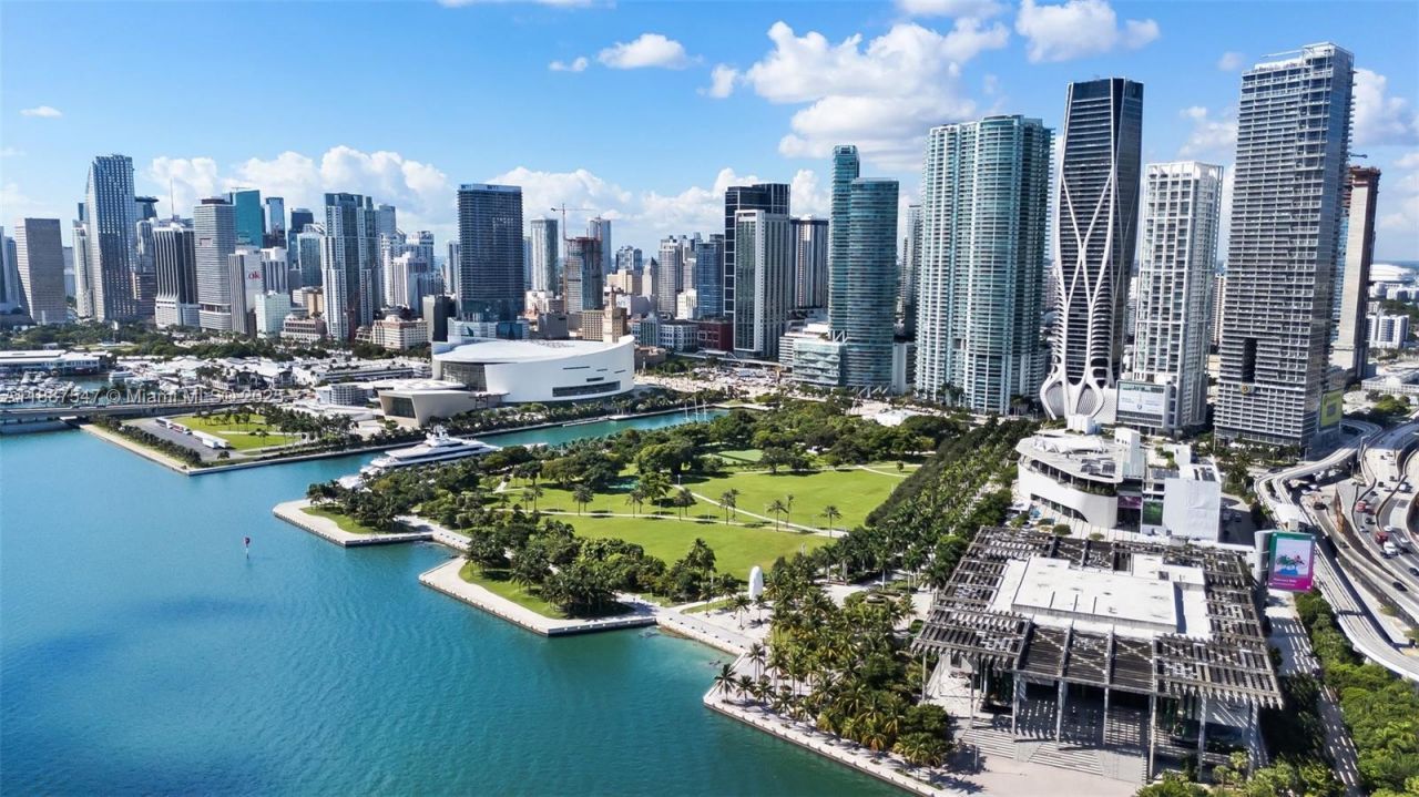 601 NE 1st Ave, Unit 3210, Miami, FL 33132 Photo