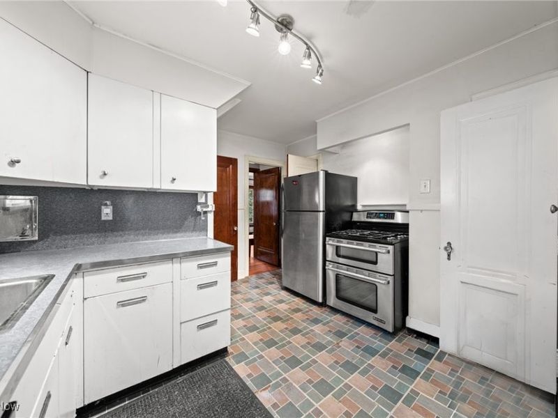 1027 Pennfield Road, Cleveland, OH 44121 Photo 25