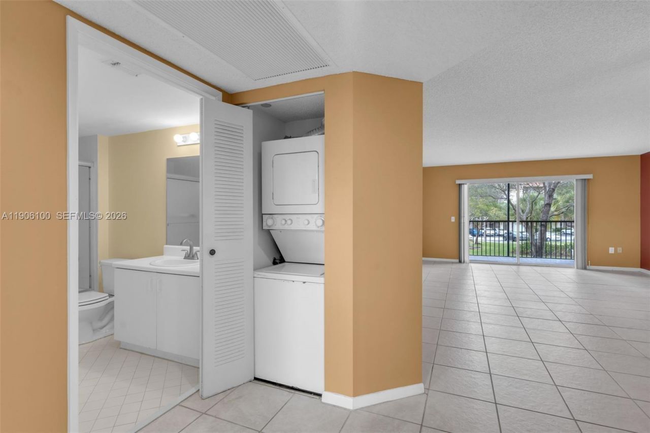 550 SW 137th Ave, Unit 208L, Pembroke Pines, FL 33027 Photo