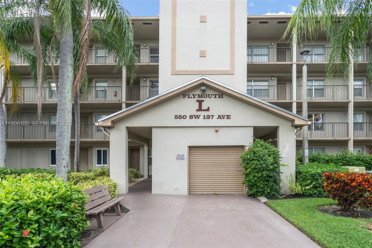 550 SW 137th Ave, Unit 208L, Pembroke Pines, FL 33027 Photo