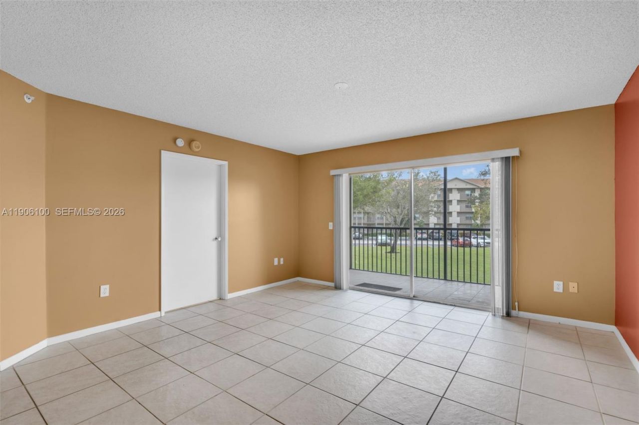 550 SW 137th Ave, Unit 208L, Pembroke Pines, FL 33027 Photo