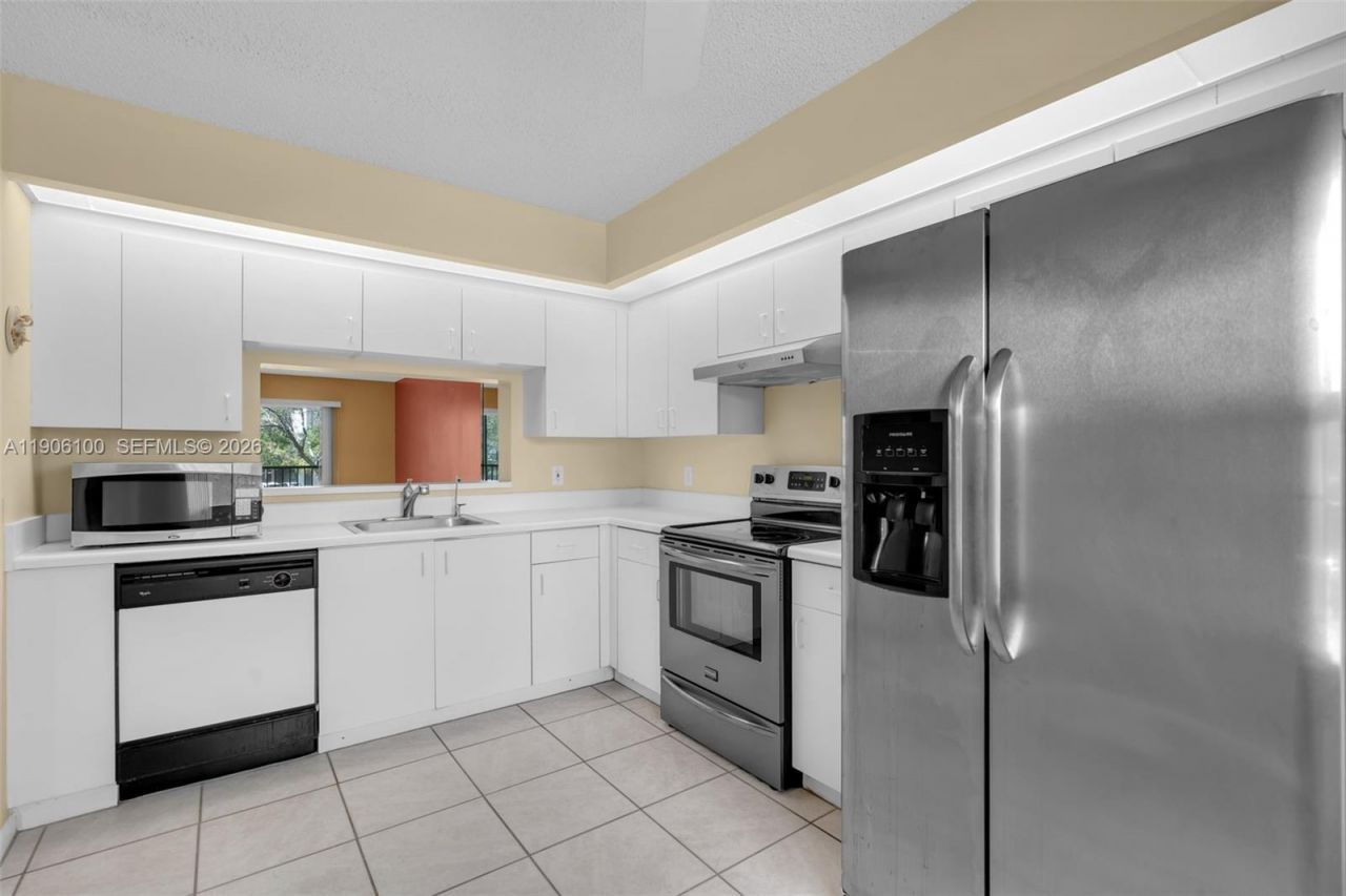 550 SW 137th Ave, Unit 208L, Pembroke Pines, FL 33027 Photo