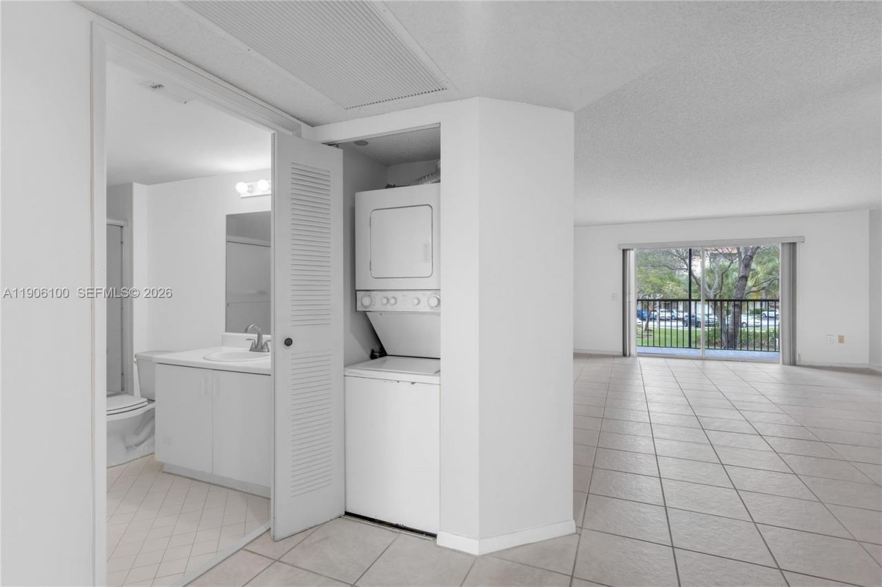 550 SW 137th Ave, Unit 208L, Pembroke Pines, FL 33027 Photo