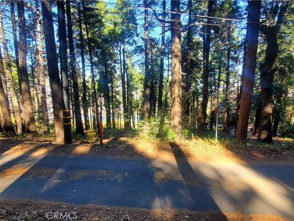 26 Peak Circle, Crestline, CA 92322