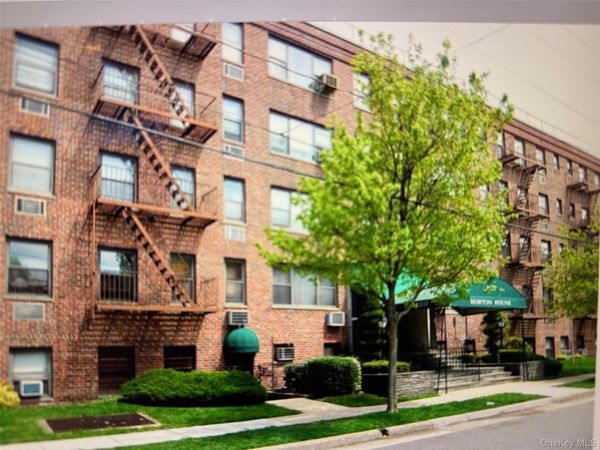 120 Horton Highway, Unit A-12, Mineola, NY 11501