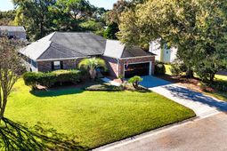 611 Fishermans Bend photo 4