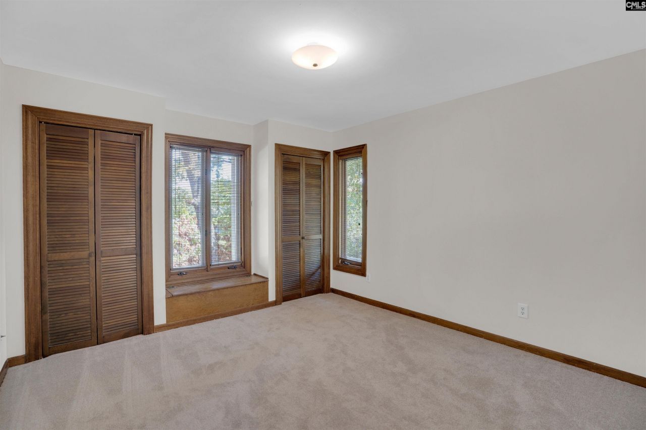 27 Foxhill Court Photo 36